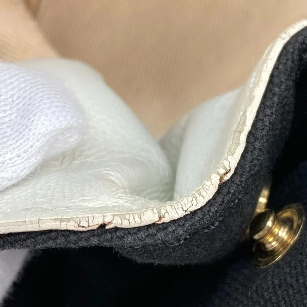 CHANEL Black Leather Shoulder Bag